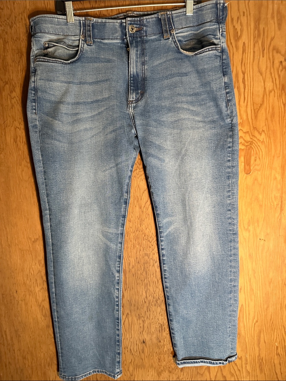 Lee Men’s Light Wash Slim Straight Jeans